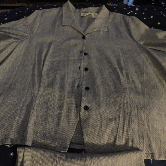 Kathy Lee Plus size woman's short sleeve pantsuit 3/ 25.00 - Picture 3 of 7